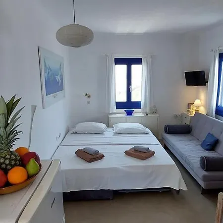 Traditionnal Mykonian Ornos (Mykonos)