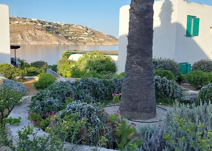 Traditionnal Mykonian Ornos (Mykonos)